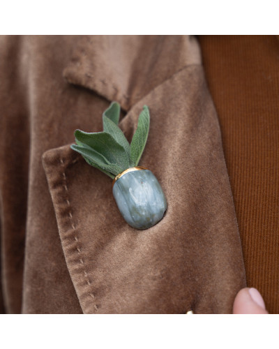 Duklėtai pilka kišenelė su aukso detalėmis — rankų darbo porceliano papuošalas | sentiments.boutique