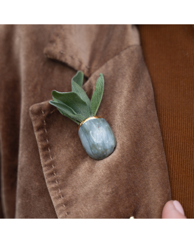 Duklėtai pilka kišenelė su aukso detalėmis — rankų darbo porceliano papuošalas | sentiments.boutique